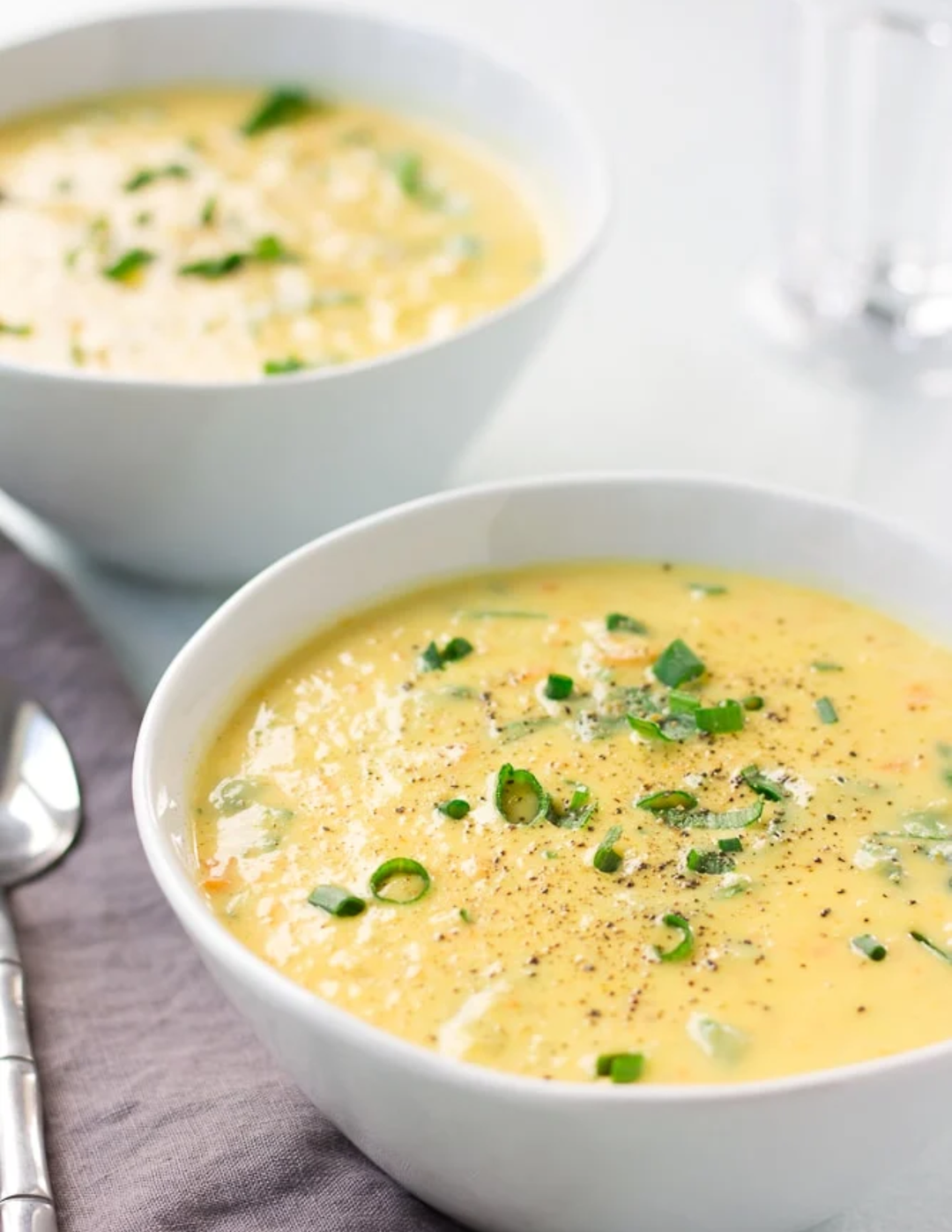 Super Creamy Vegan Cauliflower Kale Soup