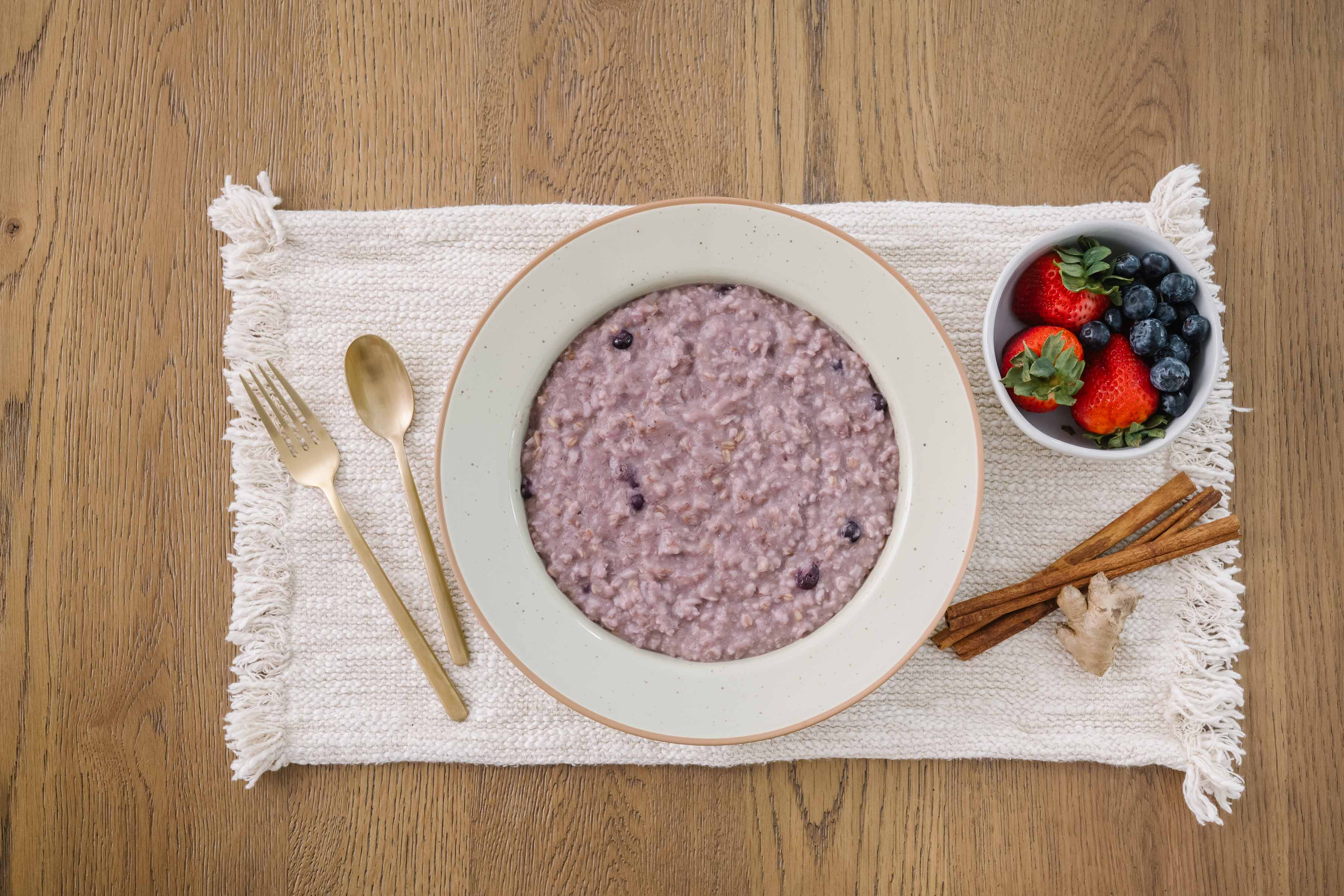 5 Reasons Why Oatmeal is Ideal for Postpartum